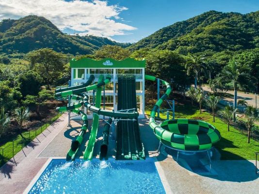 قیمت خوب 220 M3/H 12mm Fiberglass Water Park Slide For Children Water Park Play Equipment آنلاین