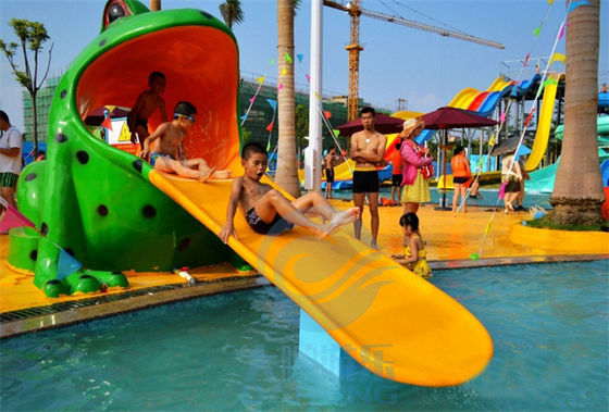قیمت خوب پارک آبی فیبرگلاس Splash Pad Frog استخر شنا کوچک Slide For Children آنلاین
