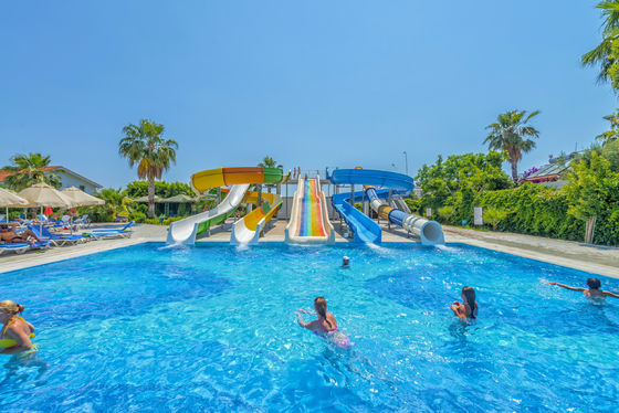 قیمت خوب OEM Aqua Park Swimming Accessories Fiberglass Water Slide for Kids آنلاین
